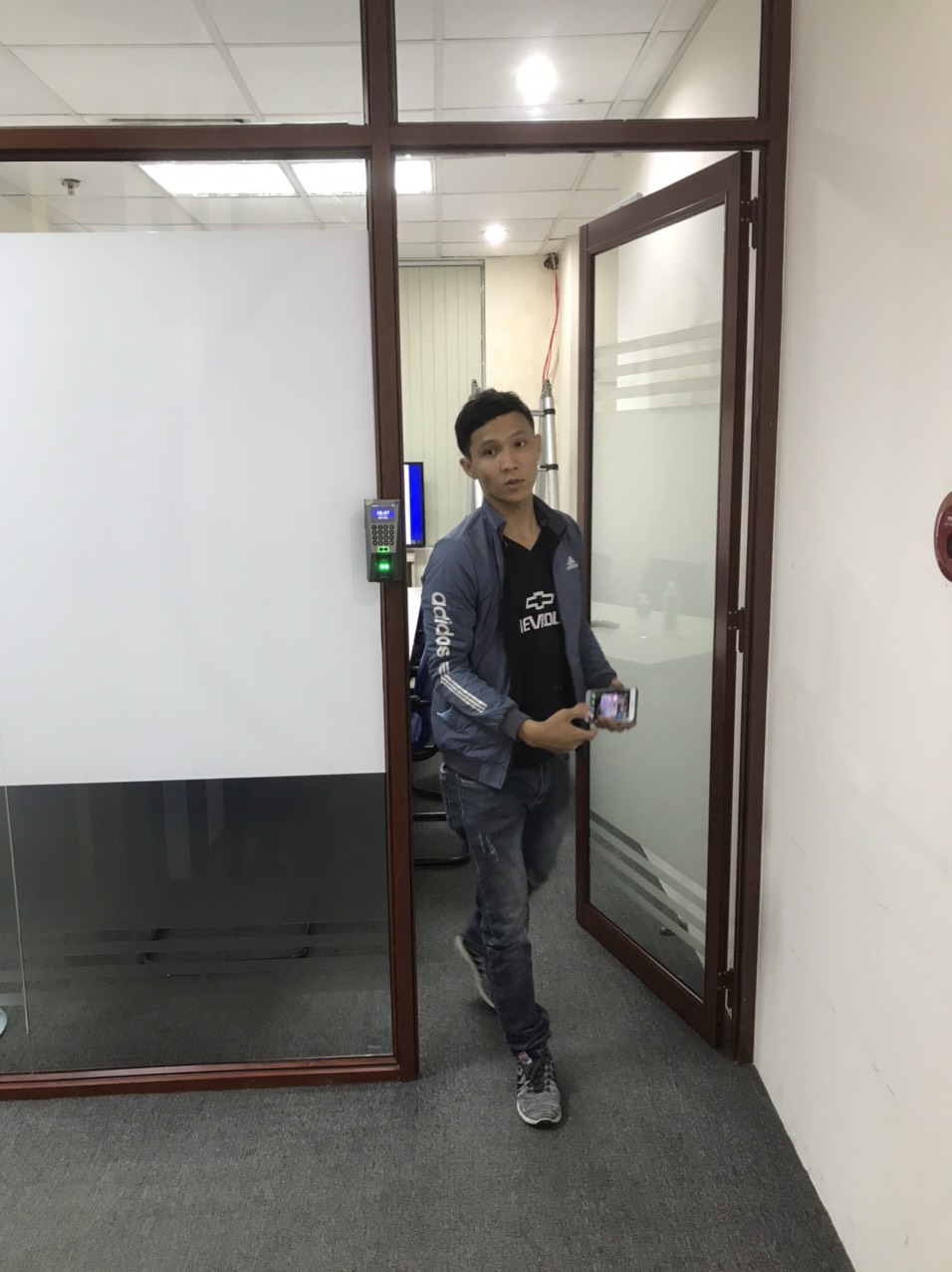 hình anh thi công kiểm soát ra vào