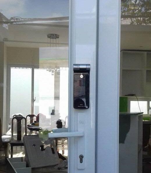 Khóa vân tay Yale YDR 414 Khóa vân tay Yale YDR 414